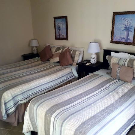 Hibiscus House Bed And Breakfast Contadora Island Екстериор снимка